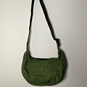BAGGU olive green medium crescent bag